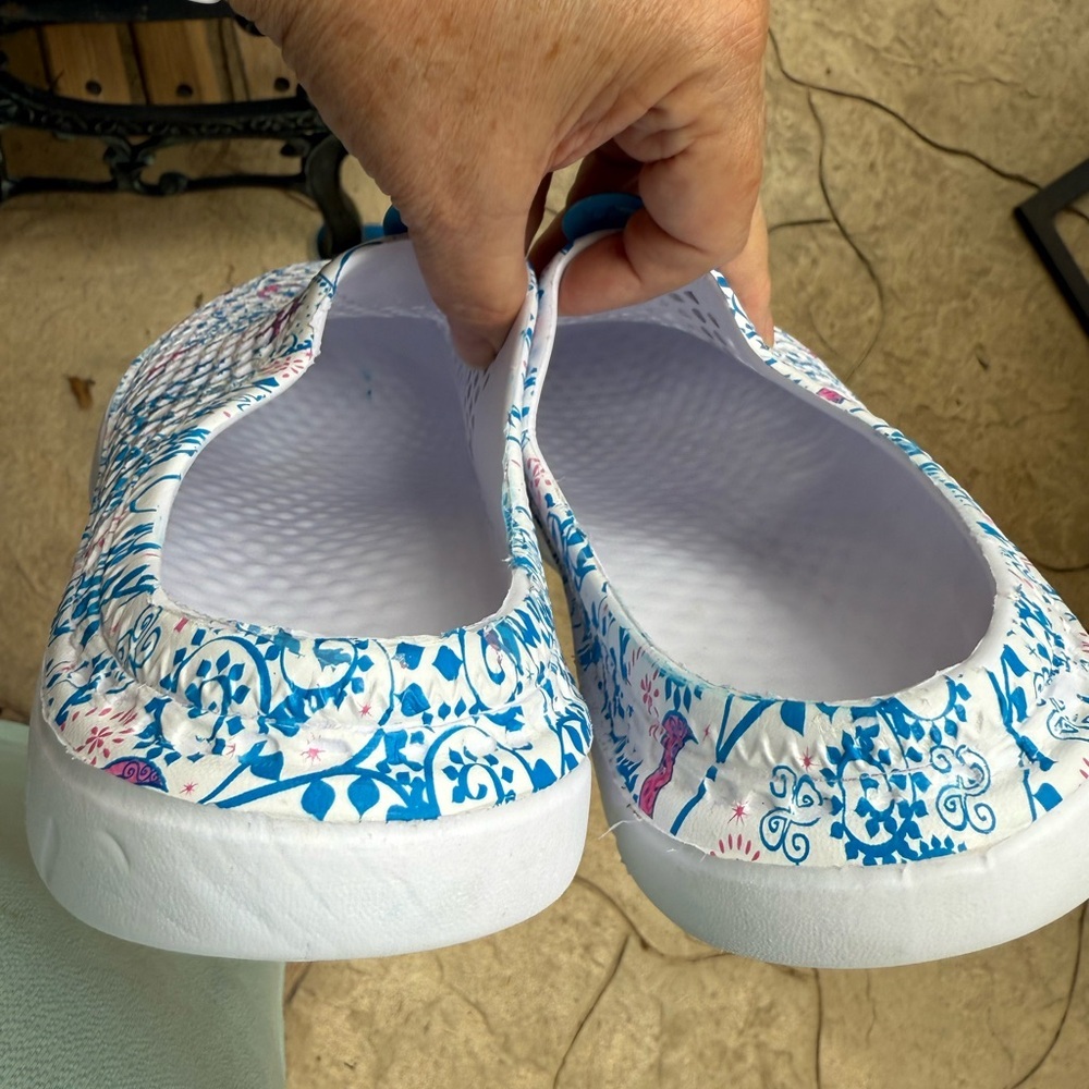 Women’s  Sport 8.5 Water/Beach/Every Day Shoes - Blue and Pink Pattern - Picture 6 of 13